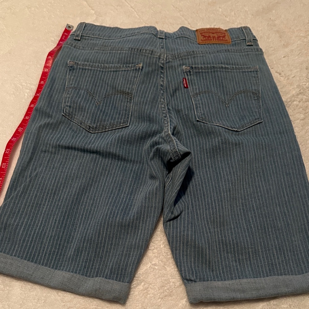 Levi’s Blue Striped Denim Shorts - Picture 3 of 3